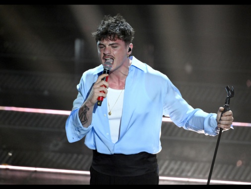 Hit parade, Olly sempre primo, irrompe Sick Luke