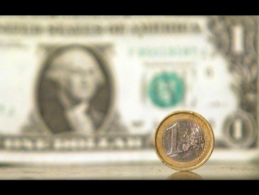Dollaro debole in vista della Fed, l'euro a 1,1839