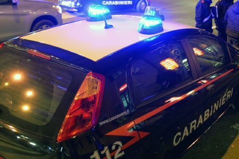 Non si voltano dall’altra parte: rapinatore inseguito dai cittadini e poi arrestato