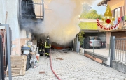 Fuoco nel garage, incendio in una villetta
