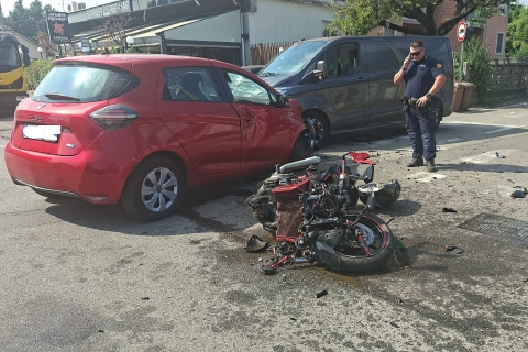 Incidente all’incrocio, grave motociclista 25enne