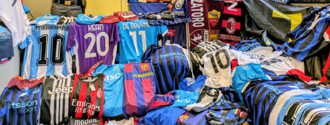 Magliette di calcio false, la Finanza le sequestra