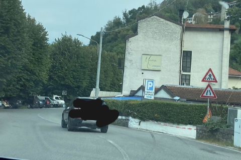 Luino, schianto all’alba. Tre ventenni in ospedale
