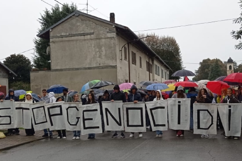 Protesta pro Palestina davanti alla Leonardo