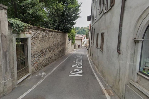 Azzate, lavori per la fibra. Strada chiusa