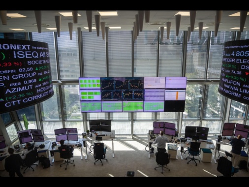 Borsa: l'Europa apre debole, Francoforte -0,04%