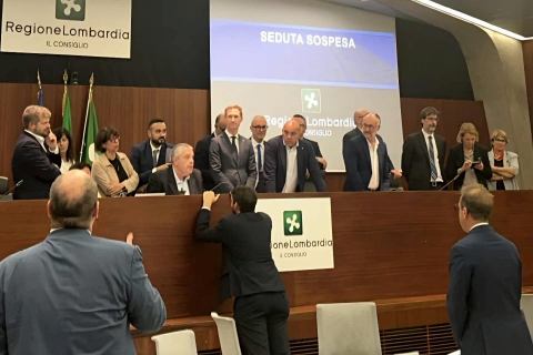 Proteste in Consiglio regionale. «Gazzarra indegna»