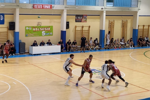 Varese umiliata: -54 contro Tortona