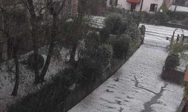 La grandinata ha mandato Arona in bianco