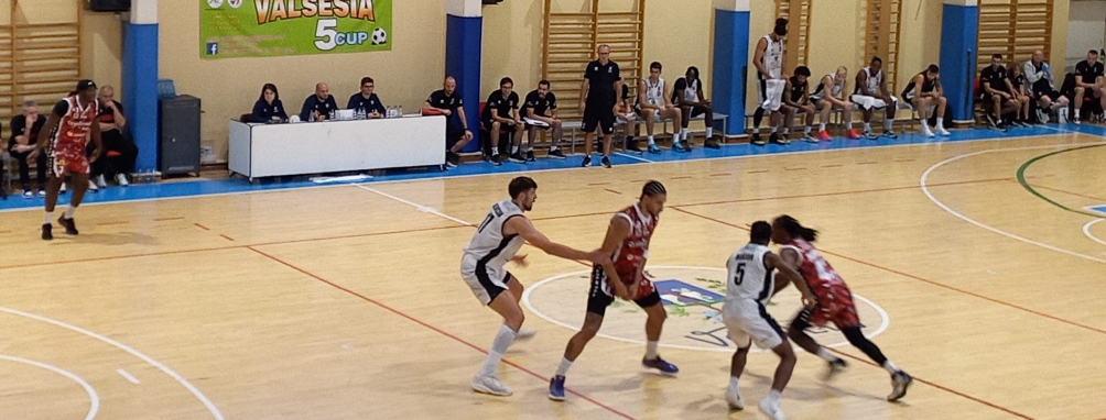 Varese umiliata: -54 contro Tortona