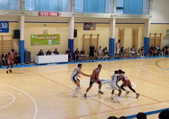 Varese umiliata: -54 contro Tortona