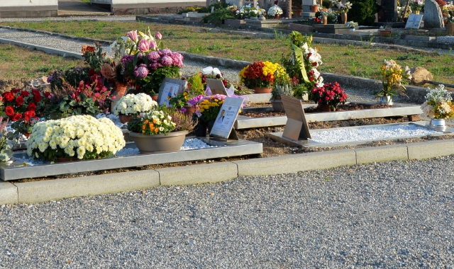 Ladri di rame al cimitero