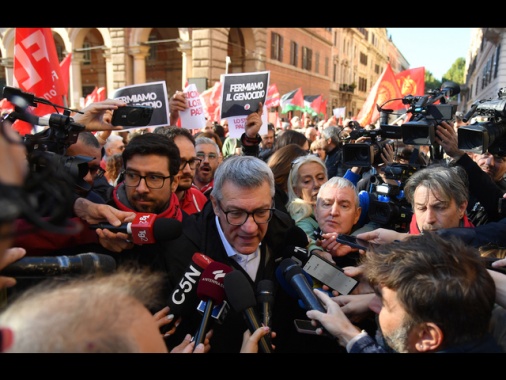 Sciopero: Cgil, più di 2 milioni di persone in oltre 100 piazze