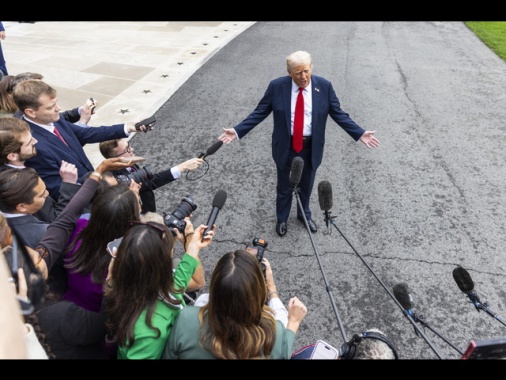 Trump, buona idea Putin di estendere accordo armi nucleari