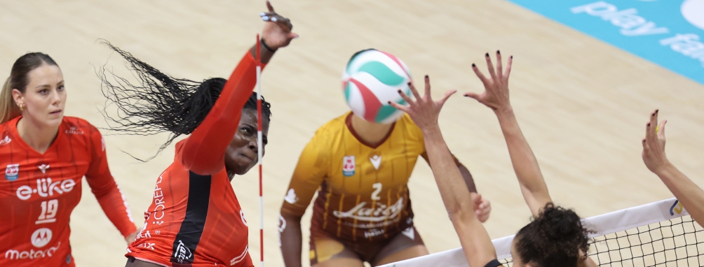 Super Uyba per due set, poi Conegliano rimonta e vince