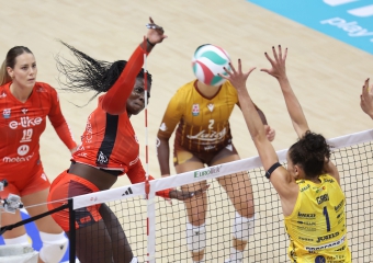 Super Uyba per due set, poi Conegliano rimonta e vince