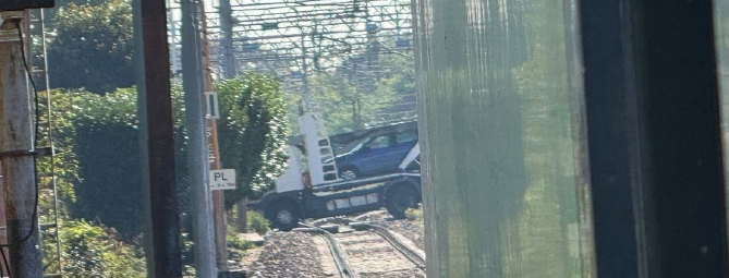 Camion sui binari, treni in tilt