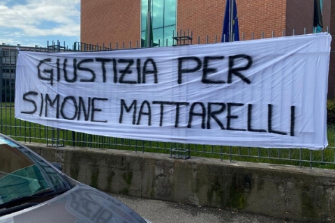 «Verità sulla morte di Simone Mattarelli»