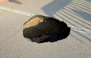 Cede la strada, disagi a Carnago
