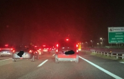 Autolaghi, notte di passione: code e chiusure