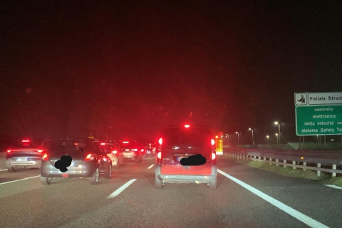 A8, incubo di notte: lavori, chiusure e automobilisti disorientati