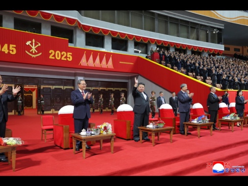 In Corea del Nord una parata militare per l'80° del Partito