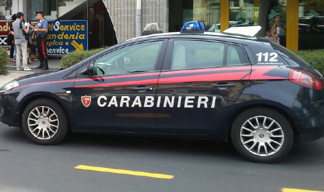 Botte, coltello, paura: feriti e arresto a Mesenzana