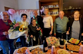 Olgiate in festa per nonna Lucrezia