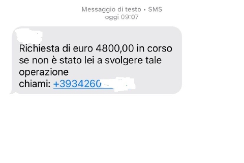 «Richiesta di 4.800 euro in corso»: pioggia di messaggi truffa