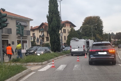 Perdita d’acqua: traffico paralizzato in viale Europa a Varese