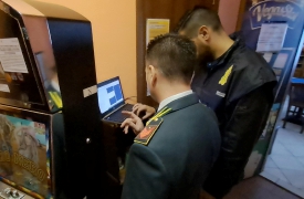 Varese, caso slot: quattro a giudizio