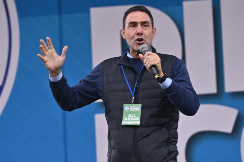 Vannacci in classe: il Newton di Varese dice no