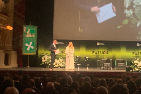 «La cultura ha bisogno di San Gennaro». Gaffe di La Russa