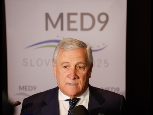 Tajani, post di Trump? Noi sempre lavorato con l'Ue