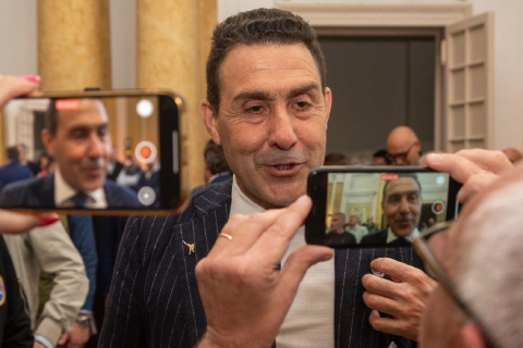 Il no a Vannacci e le porte chiuse della scuola alla politica