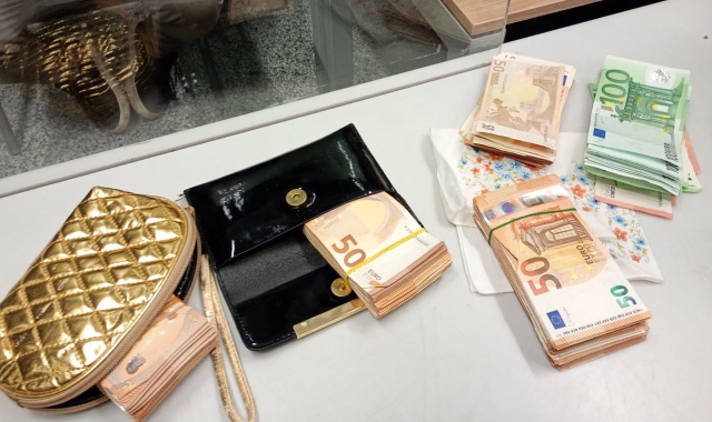 Il denaro contante scovato a Malpensa dai finanzieri e dai funzionari dell’Agenzia delle dogane