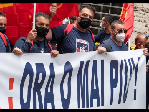 Sindacati a palazzo Chigi su ex Ilva nonostante rinvio