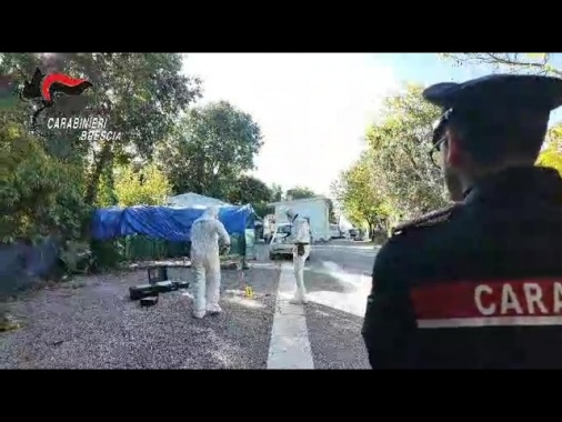 Uccisa e abbandonata, si è costituito il consuocero