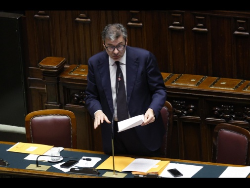 Giorgetti, 'le banche tornino dedicarsi a risparmio e credito'
