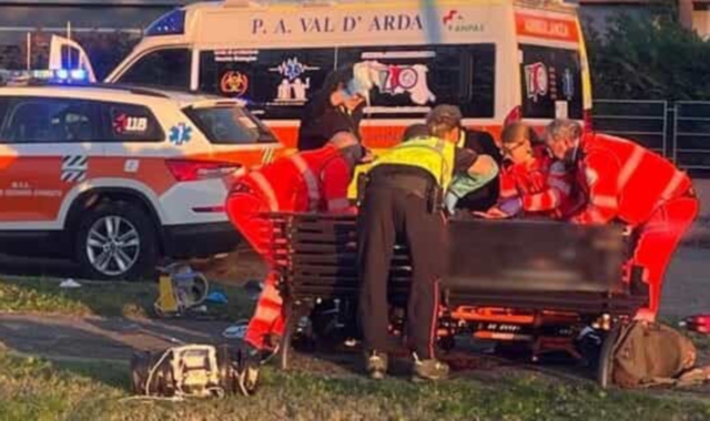 Nell’immagine de “Il Piacenza” i soccorritori si danno da fare attorno ad Alessandro Mason, ferito da una coltellata