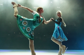 Elsa e Anna sul ghiaccio al teatro Intred
