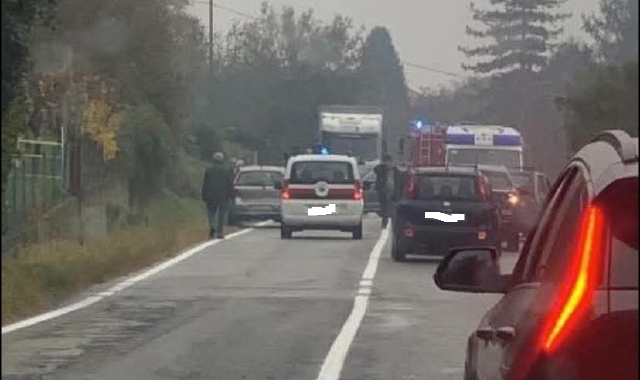 Scontro frontale, muore una donna a Pisano