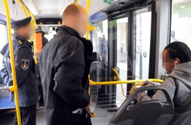 Aggressioni sui bus, «daspo esteso alle fermate»