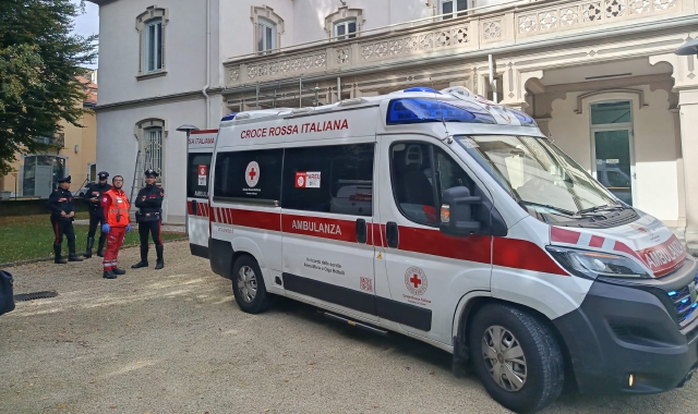 Si barrica in ufficio: allarme nel centro di Varese