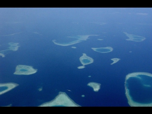 Divieto 'generazionale' di fumo alle Maldive, il primo al mondo