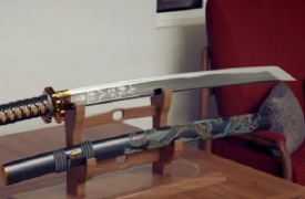 Trasporta due katane durante il trasloco: assolto