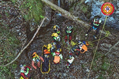 Prove di emergenza: Soccorso alpino in azione alle cascate