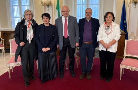 Varese, prevenzione in piazza: visite senologiche e mammografie