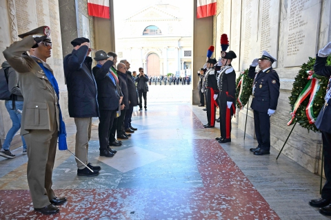 Varese celebra le forze armate