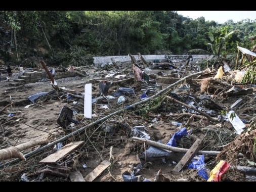 Filippine, il bilancio del tifone Kalmaegi sale a 140 morti